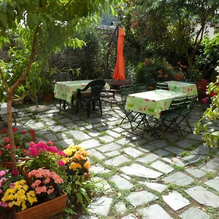 Affittacamere Da Marcello 3* Леричи